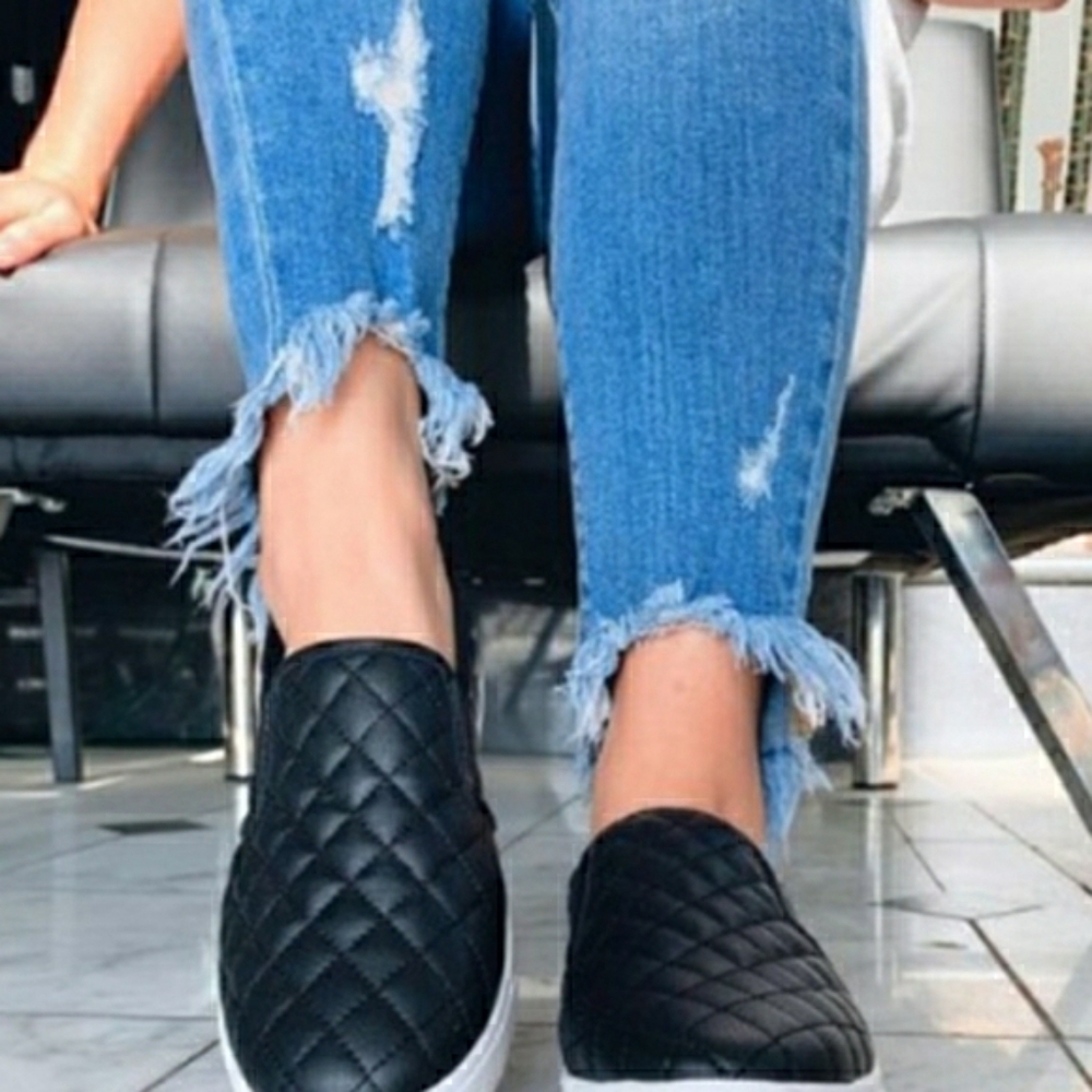 DUPE Black Quilted Slip-on Sneakers